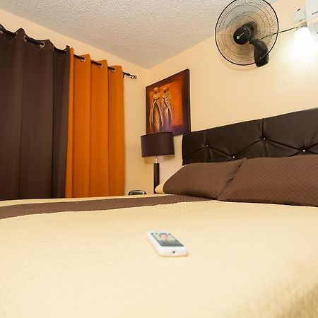 Cozy Accommodations Kingston Eksteriør bilde