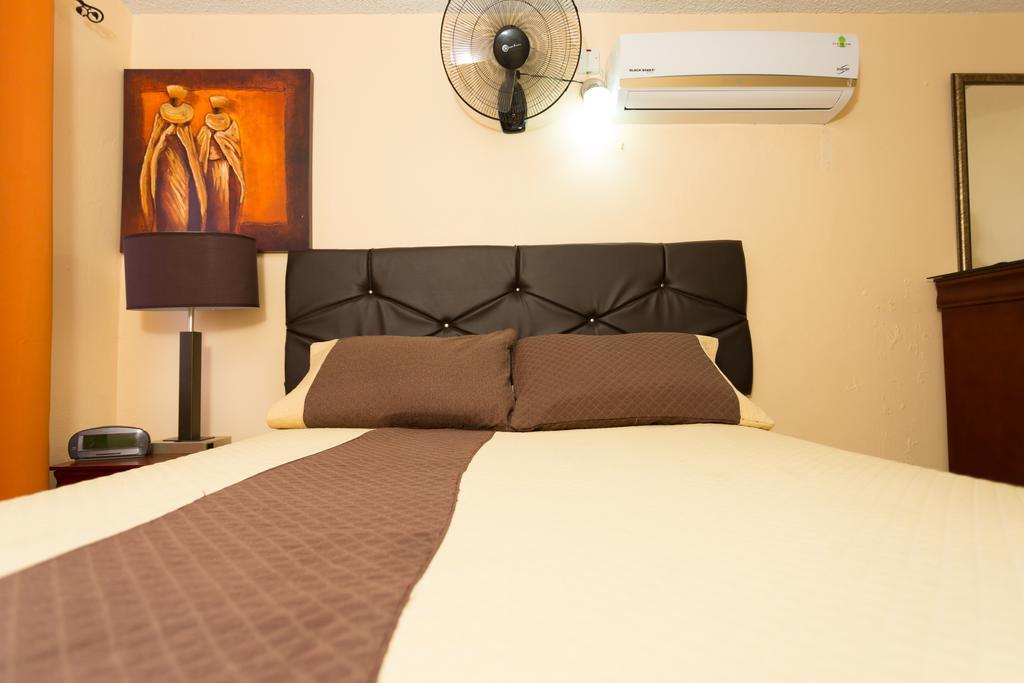 Cozy Accommodations Kingston Eksteriør bilde
