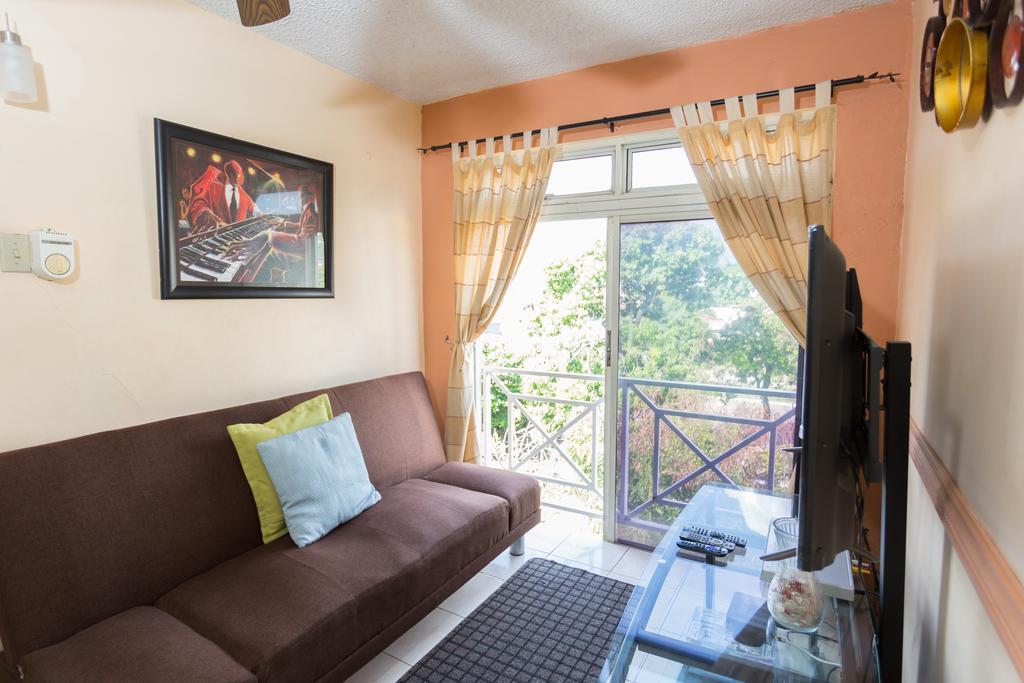 Cozy Accommodations Kingston Eksteriør bilde